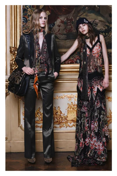 Look 18